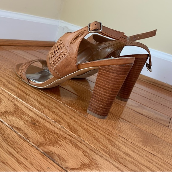 White House Black Market brown heeled scandals - Picture 7 of 7